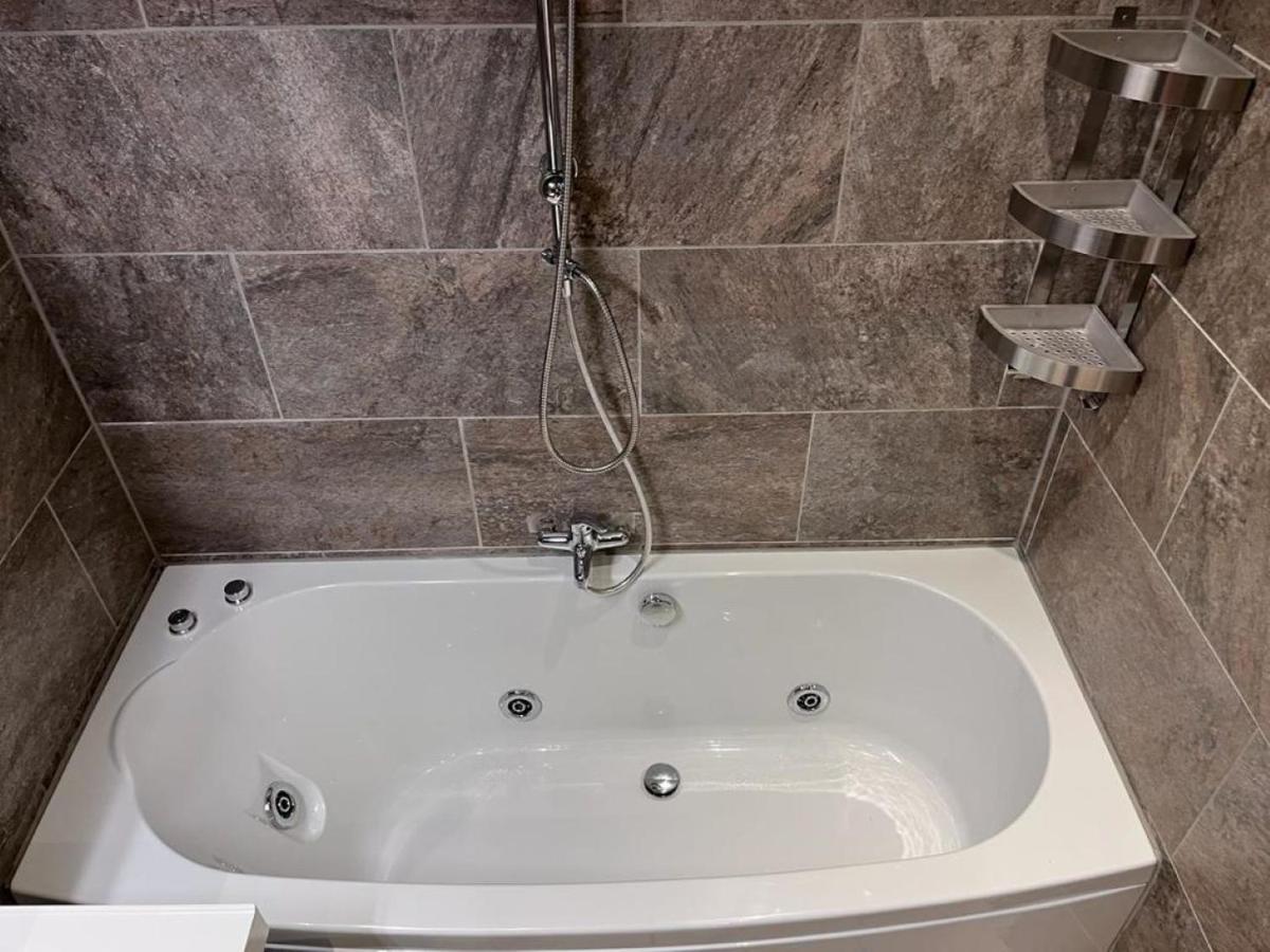 Comfortabele Woning Met Omheinde Tuin Aan Water Voor 12 P Ferienhaus *