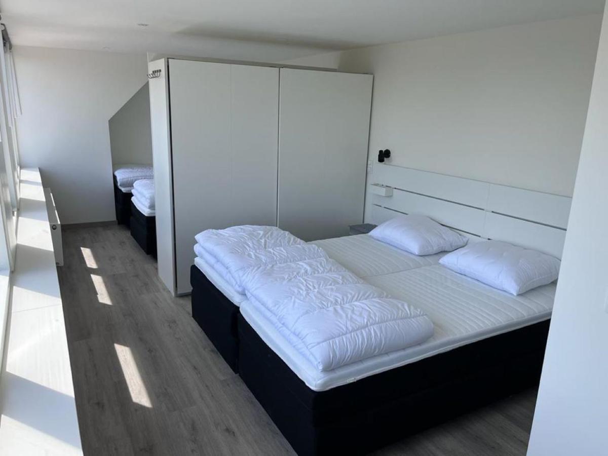 Comfortabele Woning Met Omheinde Tuin Aan Water Voor 12 P